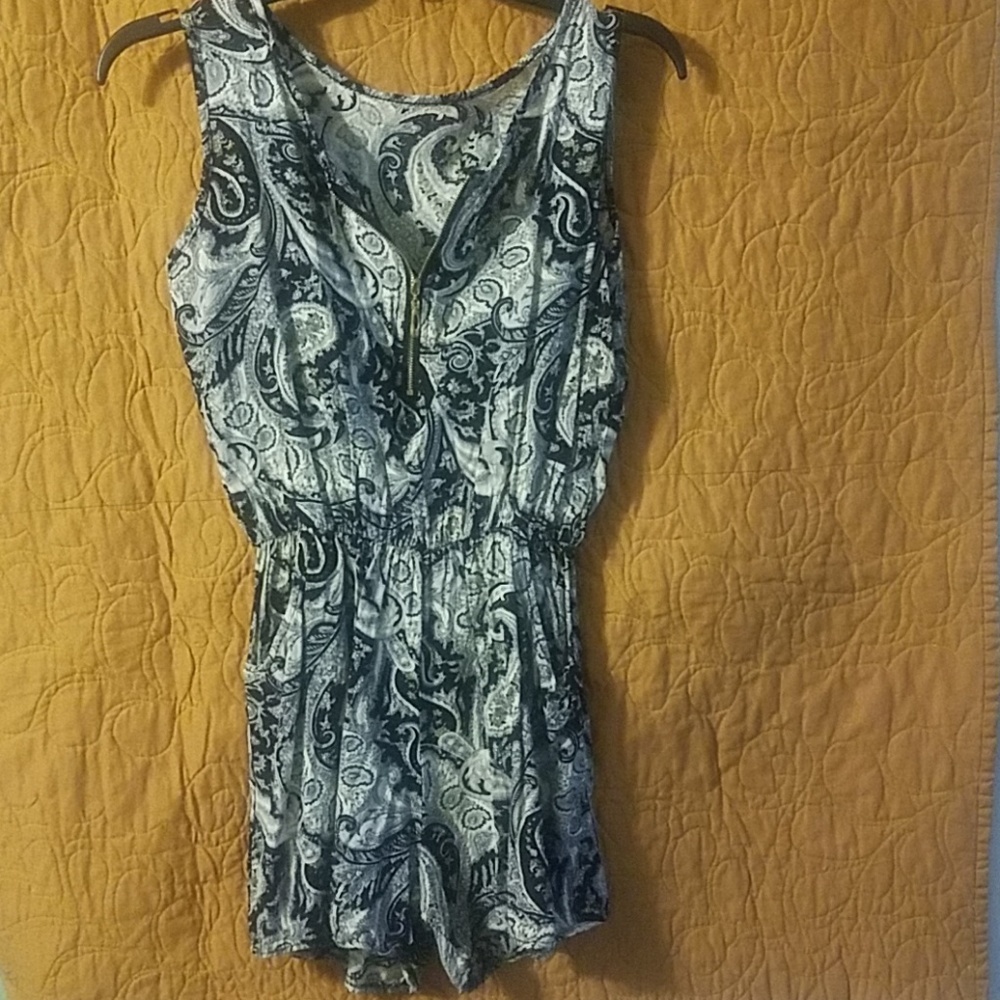 Sleaveless romper